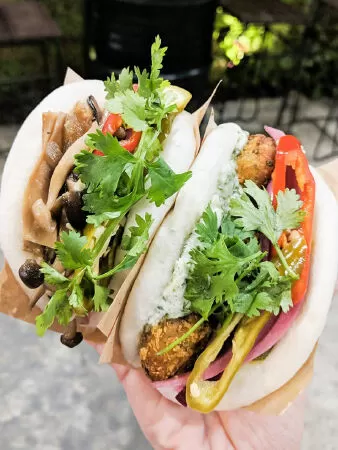 Bánh bao kẹp thịt – Bao Wow