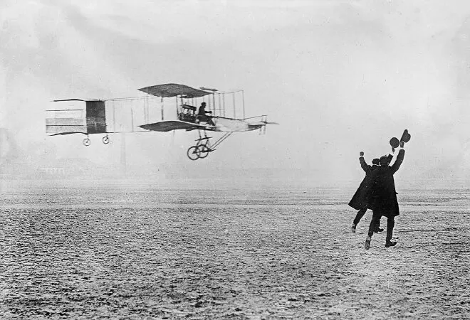 Chiếc máy bay đầu tiên cất cánh lên trời ( The First Successful Plane Flight )