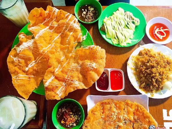 Bánh tráng trộn chợ Cố Đạo