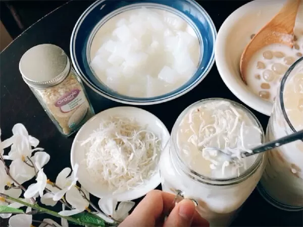 Ăn vặt lon ton