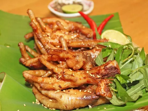 Chân Gà Nướng Phố Lý Văn Phức