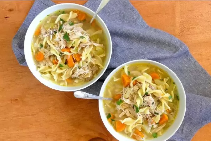 Súp mì gà ăn liền