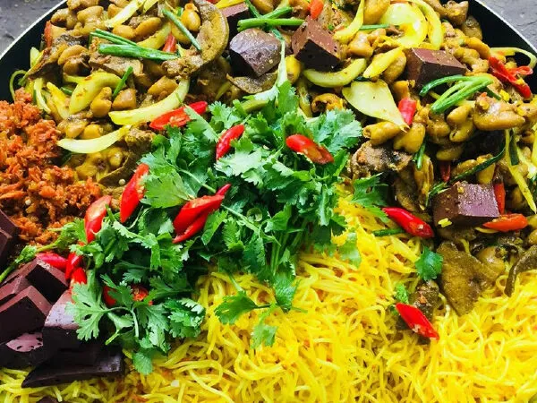 Bún Lòng Xào Nghệ & Cơm Huế