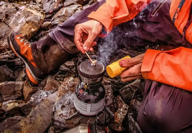 Thiết bị, phụ kiện cắm trại nổi bật nhất: Bộ dụng cụ chống bão