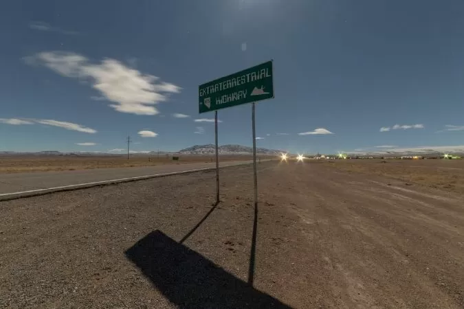 Con đường ma ám: xa lộ 375 (route 375), quận Rachel, bang Nevada