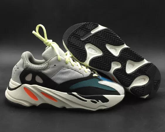 ADIDAS YEEZY BOOST 700