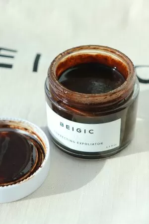 Sản phẩm làm đẹp của Hàn Quốc tốt nhất: Tẩy tế bào chết Beigic Correcting Exfoliator