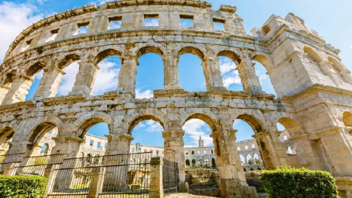 Thị trấn, thành phố đẹp ở Croatia: Pula
