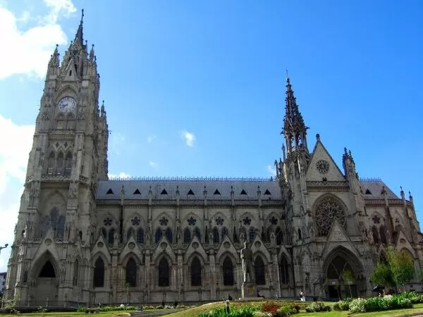 Điểm tham quan đẹp ở Quito: Vương cung thánh đường