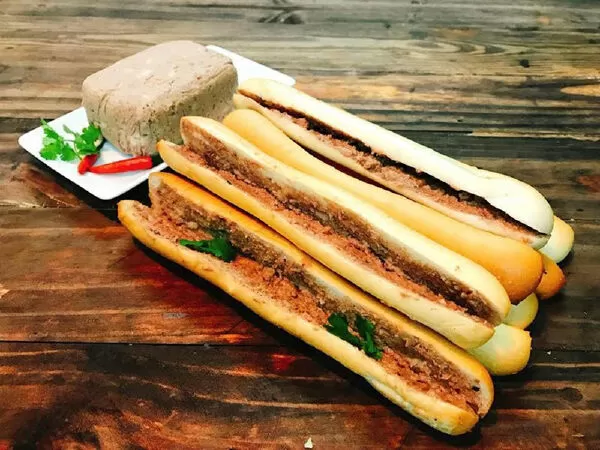 Bánh mì cay và chè Thái – Đinh Tiên Hoàng