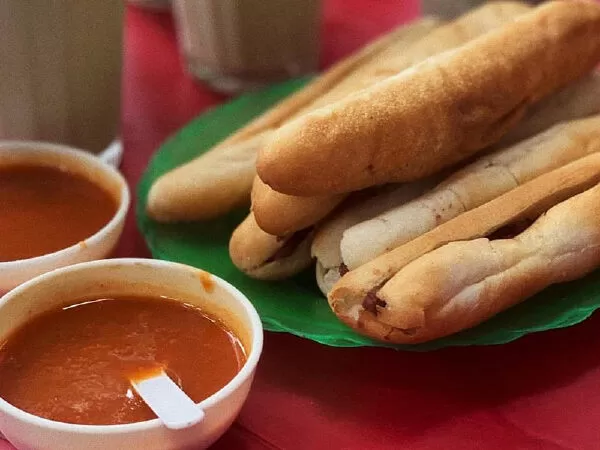 Chè Thái & Bánh mì cay – 195 Lê Lợi