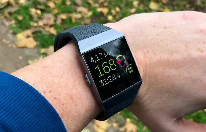 Đồng hồ đo nhịp tim Fitbit Ionic