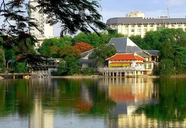 Hồ Thiền Quang