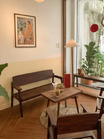 Nấp Saigon