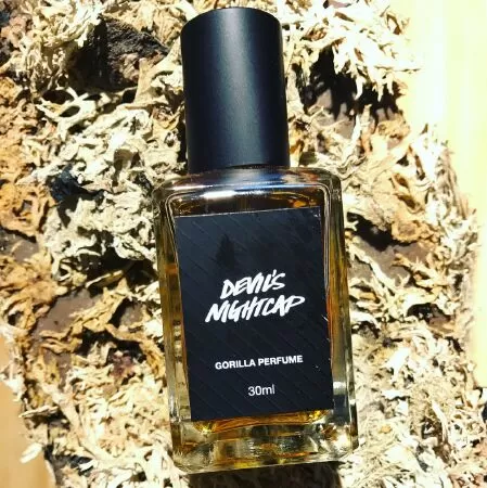 Nước hoa unisex thú vị nhất: Lush Devil's Nightcap