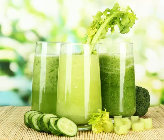 Nước ép rau cần tây có công dụng giúp ngủ ngon và loại bỏ chứng khó ngủ