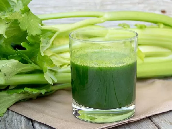 Nước ép rau cần tây có công dụng giải độc cơ thể