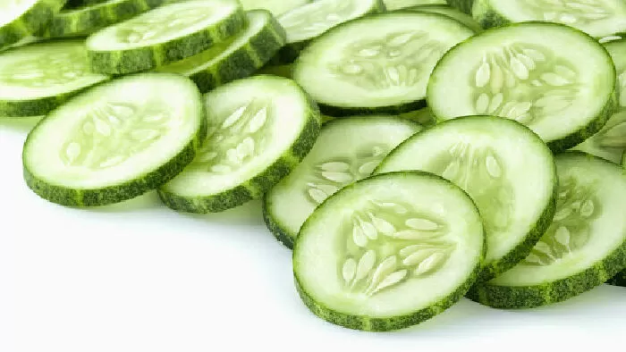 Nước ép dưa leo có công dụng giảm thâm quầng mắt