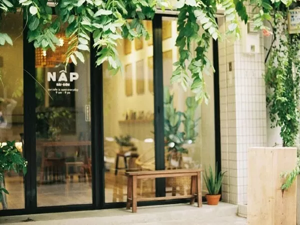 Nấp Saigon