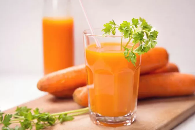 Nước ép cà rốt giúp thúc đẩy sự phát triển của tóc