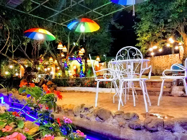 Bốn Mùa Garden Coffee House and Tea Leaf