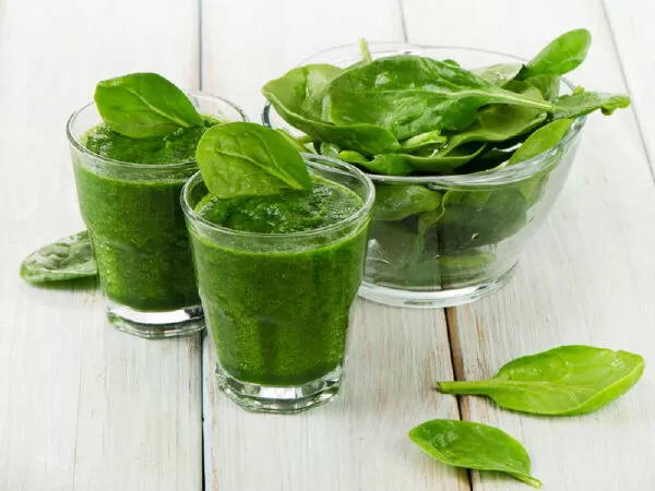 Nước ép rau bina cung cấp guồn vitamin tuyệt vời