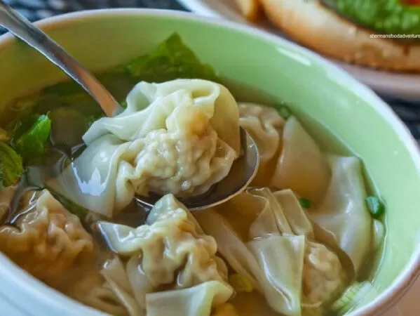 Hoành thánh Nguyễn Trãi