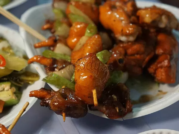 Phá Lấu Xiên Que & Gà Nướng Vỉa Hè