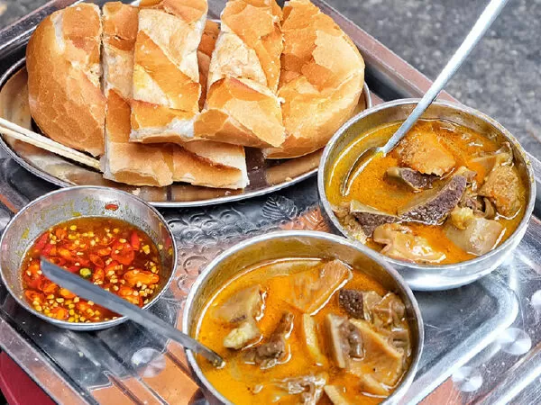 Phá Lấu Cô Oanh