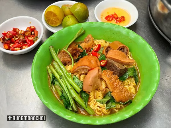 Phá Lấu Ngọc Thắm