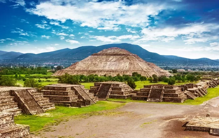 Kim tự tháp Mặt Trời ở Teotihuacan