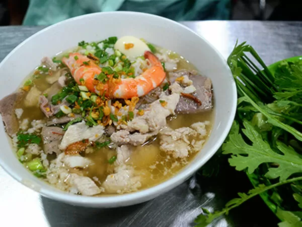 Quán Hủ tiếu nem cuốn