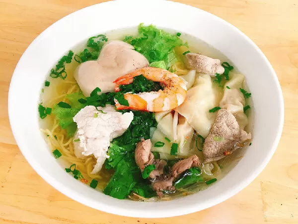 Hủ Tíu & Nem Cuốn - Tạ Quang Bửu