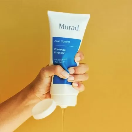 Sữa rửa mặt trị mụn tốt nhất cho nam giới: Sữa rửa mặt làm sáng da Murad Clarifying Cleanser