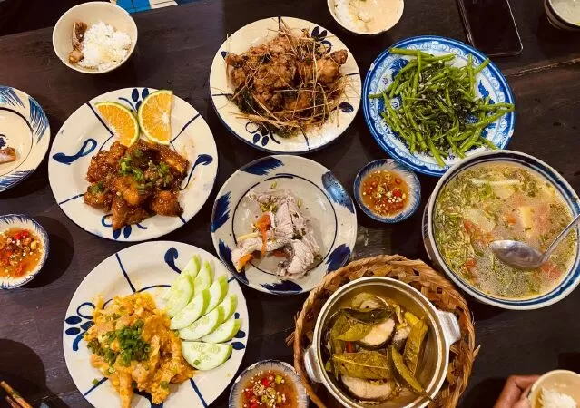 Nhà hàng món ăn Việt nổi tiếng nhất Đà Nẵng - Về Nhà Có Cơm