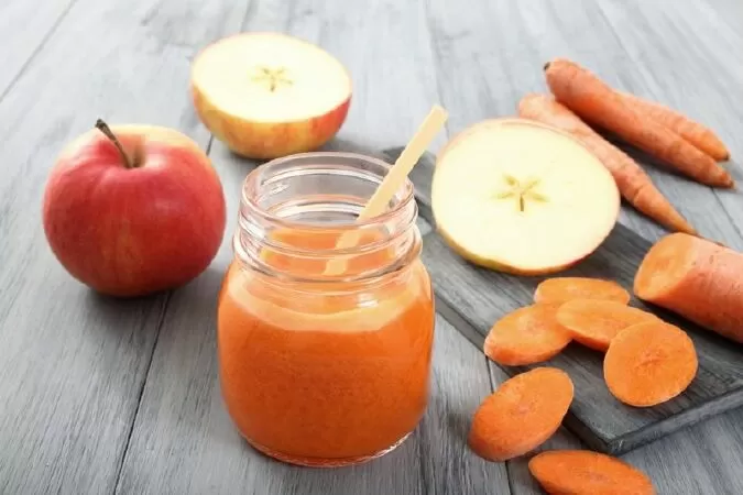 Detox táo + dứa + cà rốt