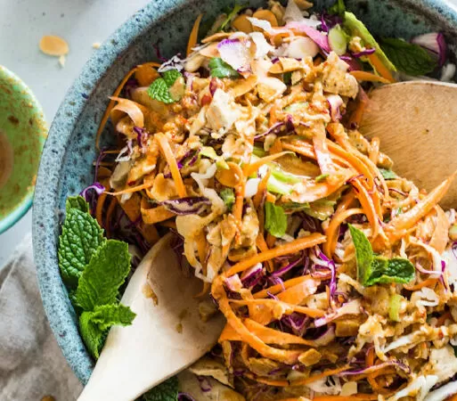Thực đơn detox ngon nhất vào bữa tối: Salad gà Trung Quốc