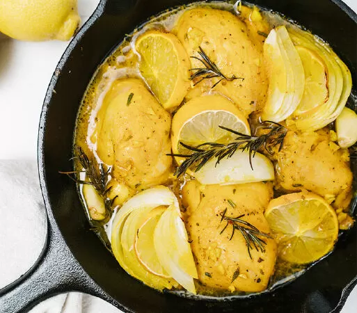 Thực đơn detox ngon nhất vào bữa tối: Gà tỏi chanh và nghệ