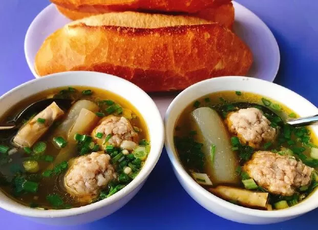 Bánh mì xíu mại Hoàng Diệu