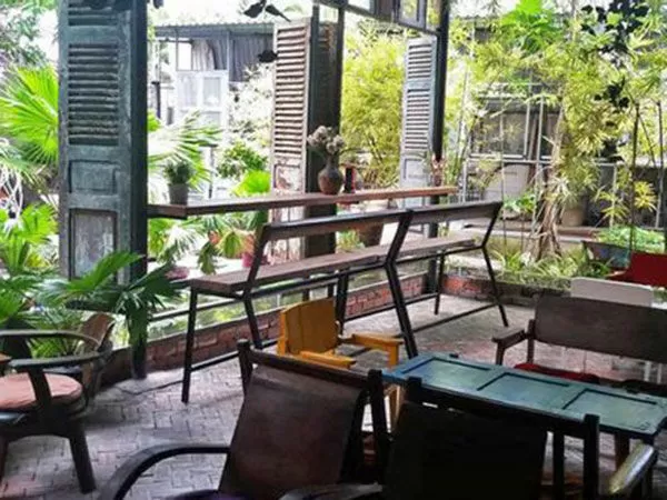 Store 8 Cafe