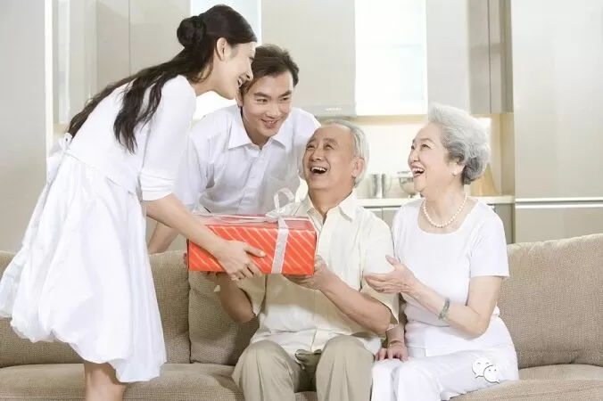 Chúc Tết ba mẹ chồng/vợ