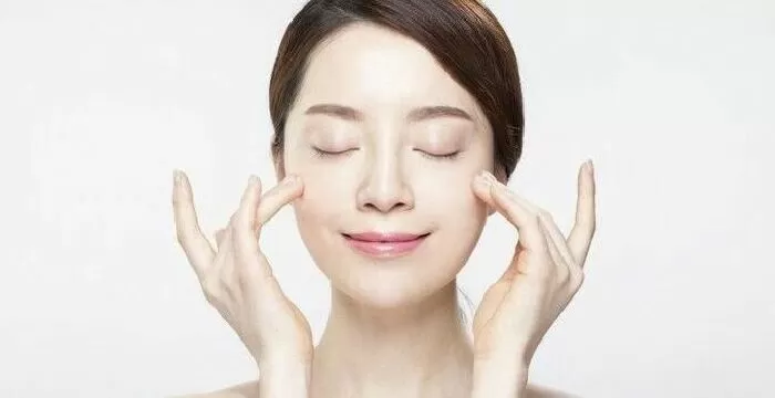 Thải độc da mặt hiệu quả bằng cách sử dụng serum