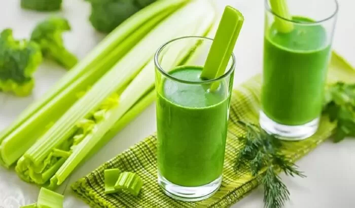 Thải độc da thiên nhiên bằng mặt nạ cần tây