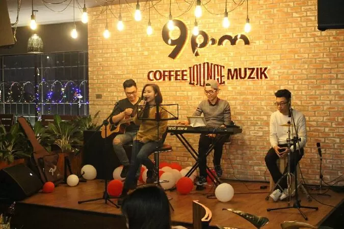 9pm Coffee Lounge Muzik