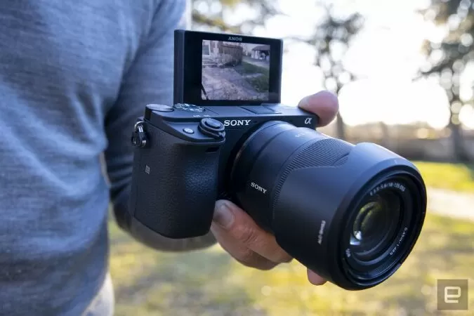 Máy ảnh vlog tốt nhất: Sony A6400