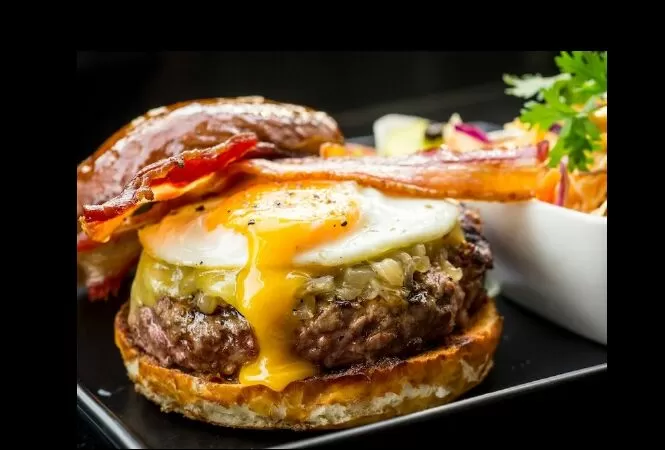Địa điểm bán hamburger ngon nhất TpHCM: Soul Burger