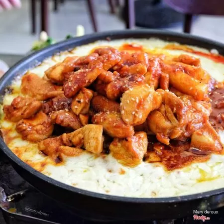 Quán gà rán ngon nhất TpHCM: Moms Chicken