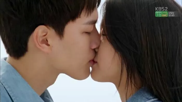 Phim Hàn Quốc ngôn tình chuyển thể hay nhất - Ma cà rồng biết yêu (2015)