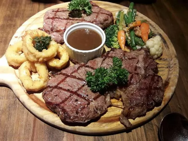 Topping beef