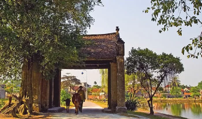 Làng Cổ Đường Lâm – Chùa Mía